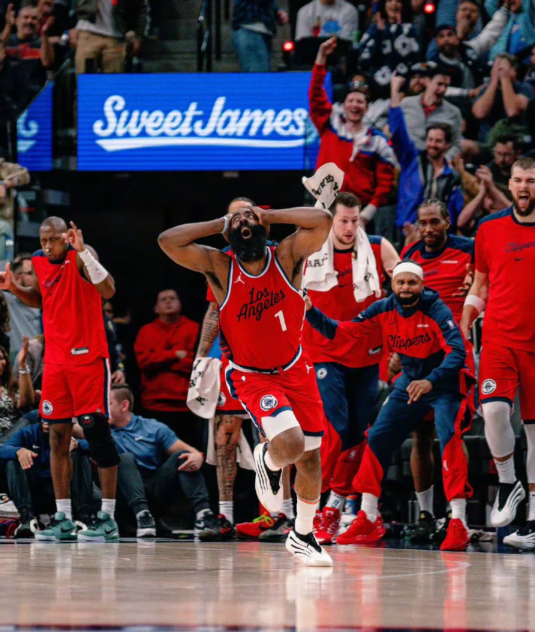 tb体育娱乐网址包含洛杉矶快船迎欧篮联关键赛，冲刺阶段遗憾出局，质疑声仍在，控场能力受关注的词条