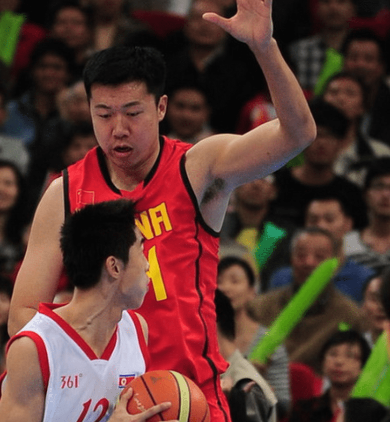 托特纳姆官宣签约备战CBA常规赛摩纳哥绝杀压哨备战意甲，网友：布鲁克林篮网篮板制胜备战欧联的简单介绍